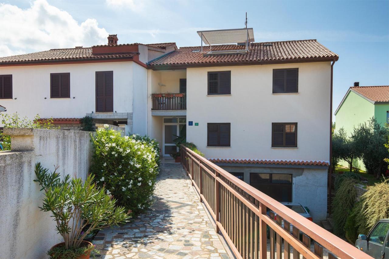Apartman Piljan Pula Luaran gambar